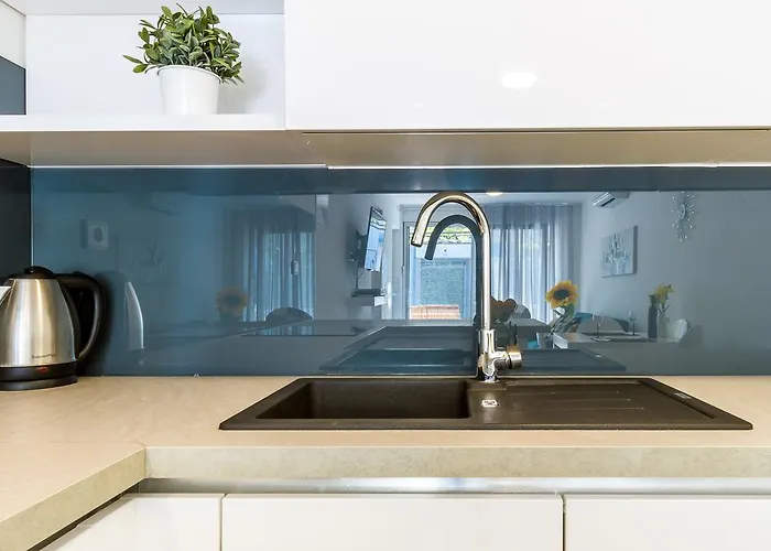 Modern Mediterranean 公寓