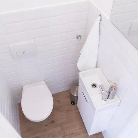 Modern Mediterranean Apartment