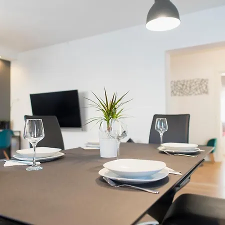 Апартаменти Modern Mediterranean Задар