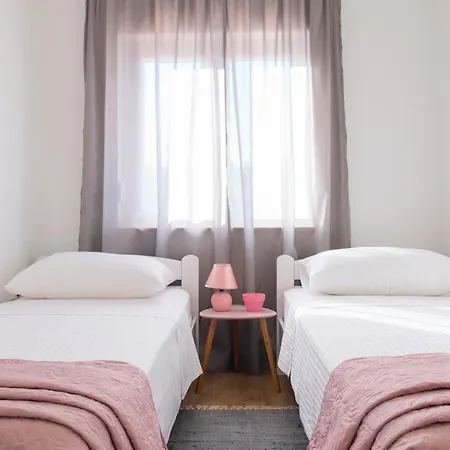 Modern Mediterranean Апартаменти *