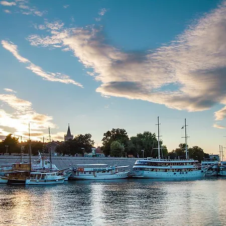 Апартаменти Modern Mediterranean