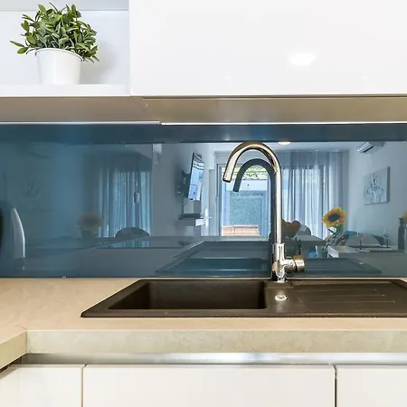 Modern Mediterranean Apartment