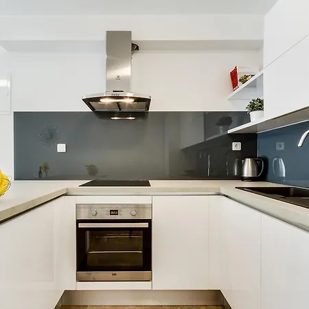 Апартаменти Modern Mediterranean